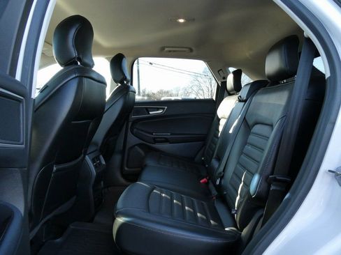 Used 2018 Ford Edge SEL w/ Equipment Group 201A image 18