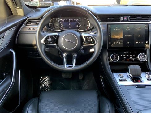 Used 2023 Jaguar F-PACE S image 5