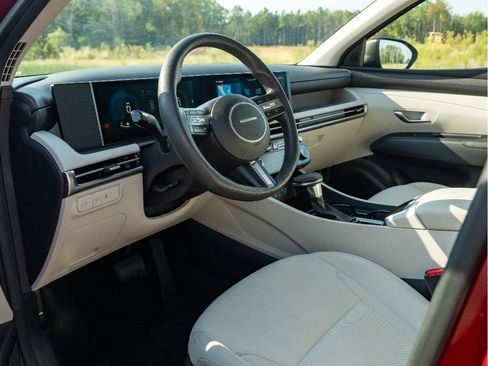 Used 2025 Hyundai Tucson SEL FWD image 10