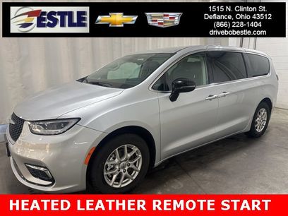 Used 2024 Chrysler Pacifica Touring-L