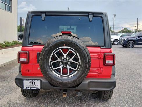 Used 2020 Jeep Wrangler Sport AWD/4WD image 4