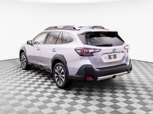Used 2024 Subaru Outback Touring AWD/4WD image 4