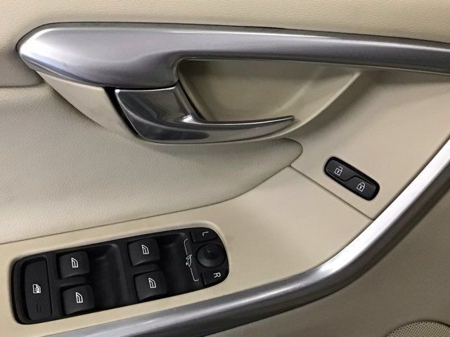 Used 2015 Volvo XC60 T5 Platinum AWD/4WD image 24