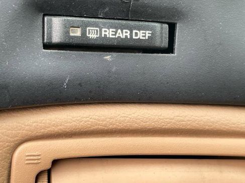 Used 1998 Ford Mustang Coupe image 23