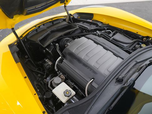 Used 2014 Chevrolet Corvette Stingray Coupe RWD image 35
