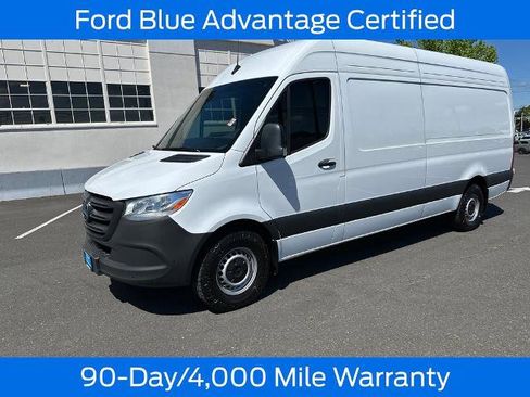 Used 2024 Mercedes-Benz Sprinter 2500 image 3