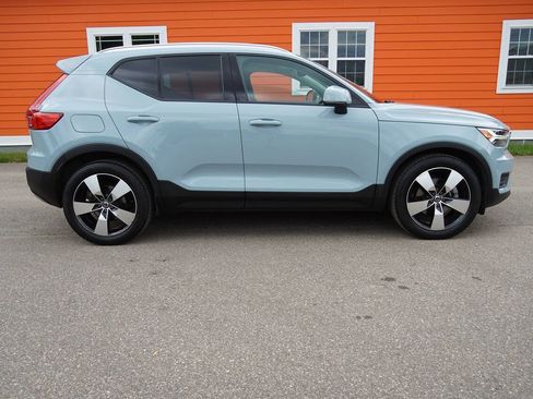 Used 2019 Volvo XC40 T5 Momentum AWD/4WD image 4