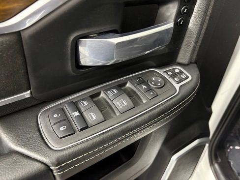Used 2024 RAM 2500 Laramie AWD/4WD image 13