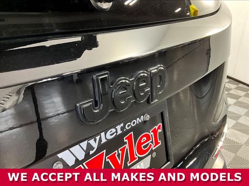 Used 2023 Jeep Renegade Trailhawk AWD/4WD image 22