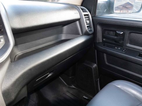 Used 2020 RAM 2500 Tradesman w/ Chrome Appearance Group AWD/4WD image 30