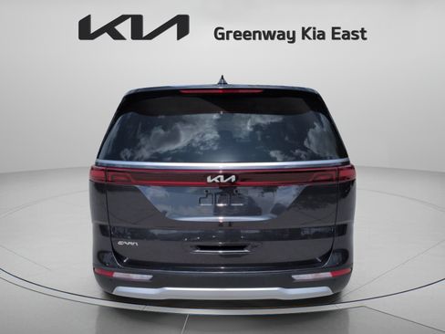 Certified 2023 Kia Carnival LX FWD image 7