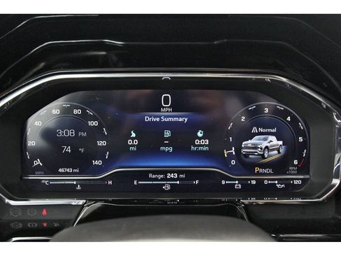 Used 2025 Chevrolet Silverado 1500 LT image 13