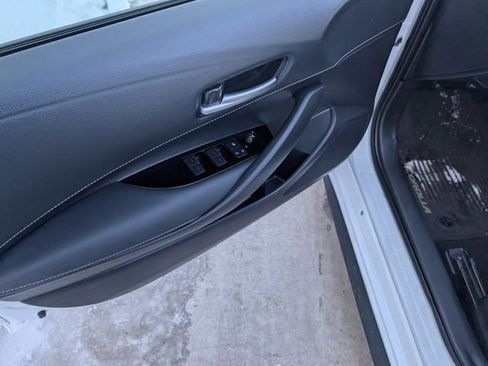 Used 2022 Toyota Corolla SE image 9