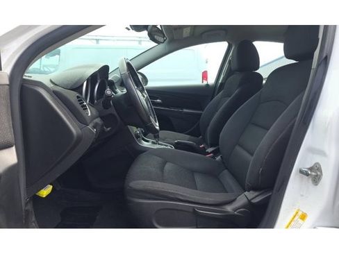 Used 2014 Chevrolet Cruze LT FWD image 4