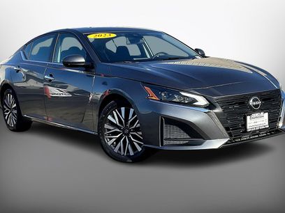 Used 2023 Nissan Altima 2.5 SV