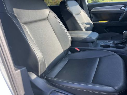 Used 2020 Volkswagen Atlas Cross Sport SE FWD image 29