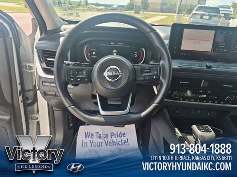 Used 2024 Nissan Rogue Platinum w/ Platinum Premium Package AWD/4WD image 13