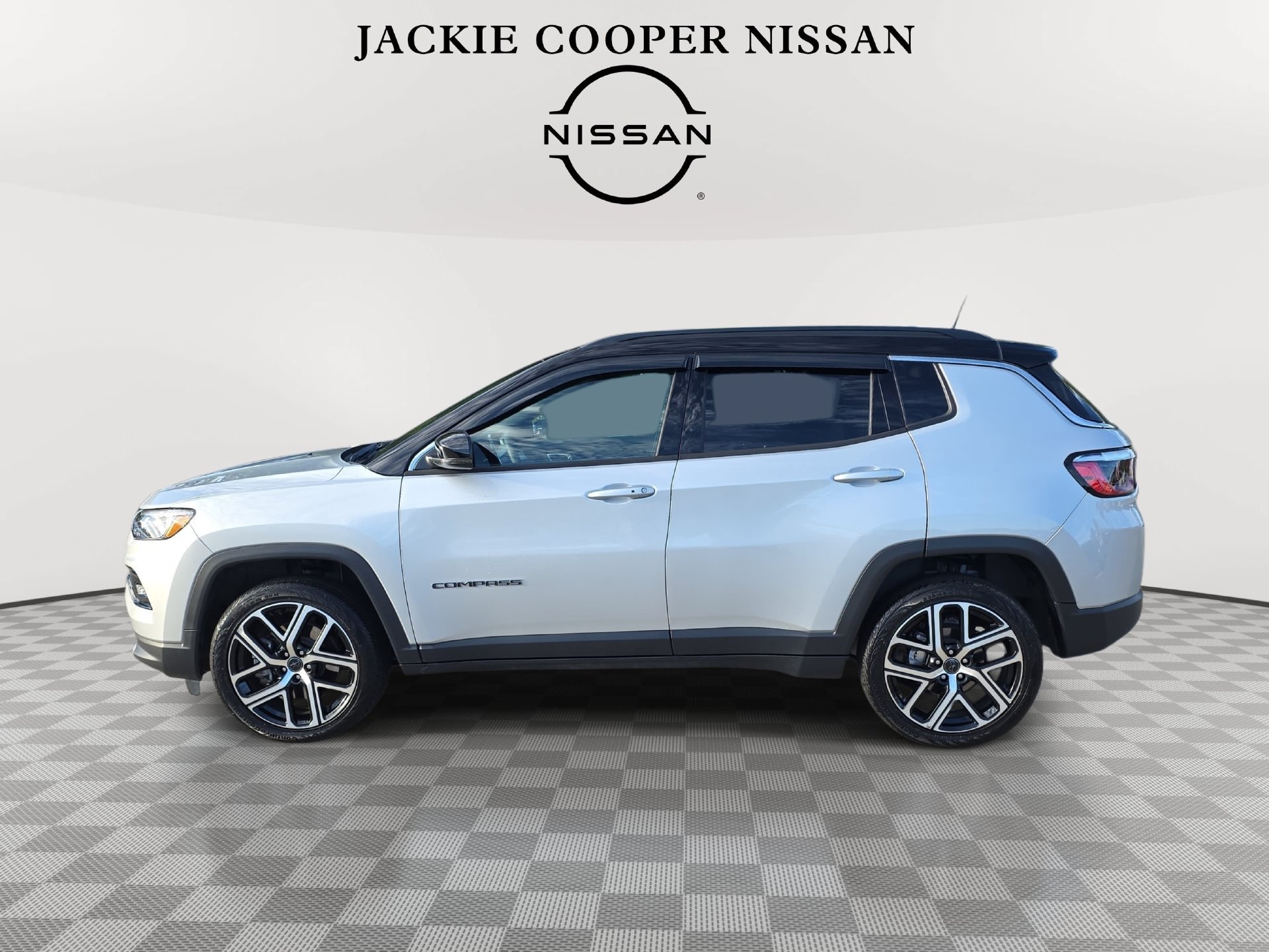 Used 2025 Jeep Compass Limited AWD/4WD image 8