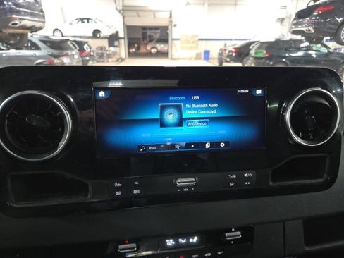 Used 2022 Mercedes-Benz Sprinter 2500 image 13