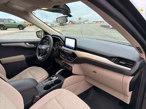 Certified 2020 Ford Escape SE image 21
