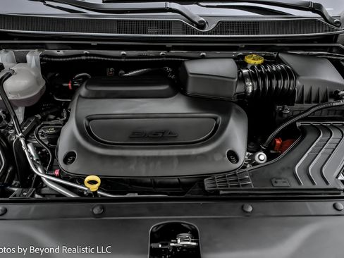 Used 2024 Chrysler Pacifica Limited w/ S Appearance Package image 21