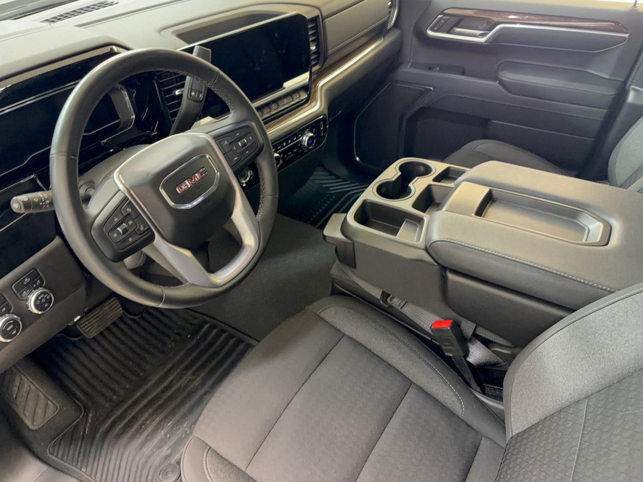 Used 2023 GMC Sierra 1500 Elevation AWD/4WD image 4
