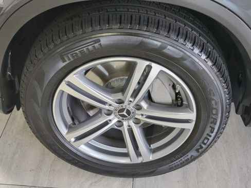 Used 2021 Mercedes-Benz GLC 300 image 9