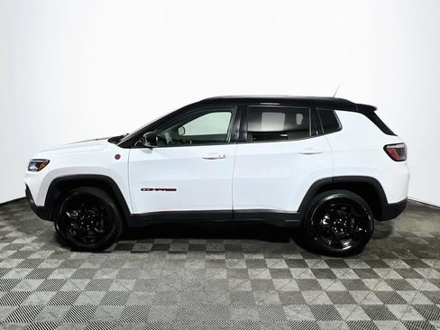 Used 2024 Jeep Compass Trailhawk AWD/4WD image 4