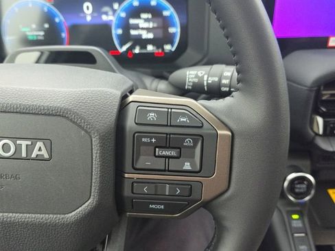 Used 2025 Toyota Land Cruiser image 23