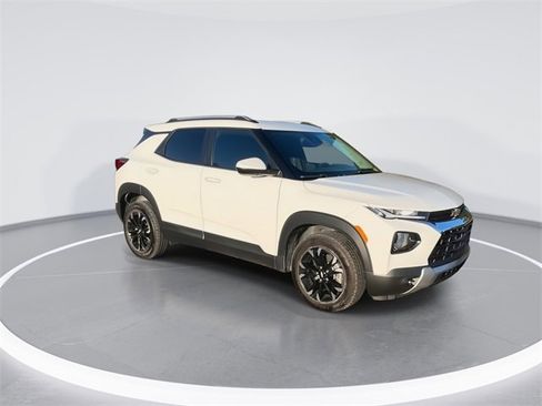 Certified 2023 Chevrolet TrailBlazer LT w/ Convenience Package image 2