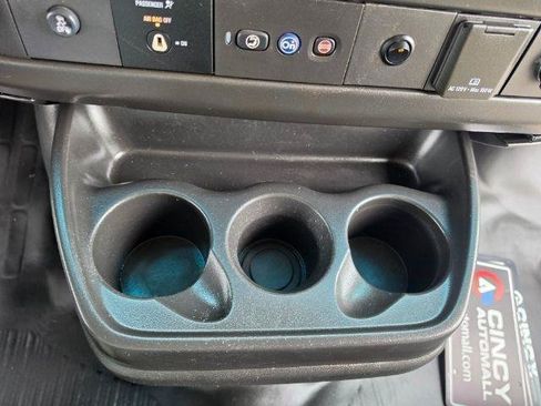 Used 2018 GMC Savana 2500 RWD image 16