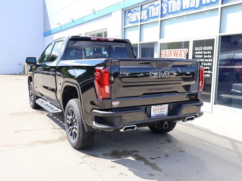New 2026 GMC Sierra 1500 AT4 w/ AT4 Premium Package AWD/4WD image 8