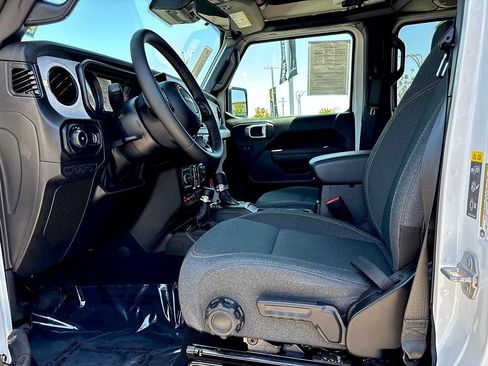 Used 2024 Jeep Wrangler Unlimited Sport AWD/4WD image 11