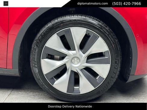 Used 2021 Tesla Model Y Long Range image 31
