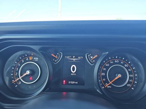 Used 2025 Jeep Gladiator Sport AWD/4WD image 19