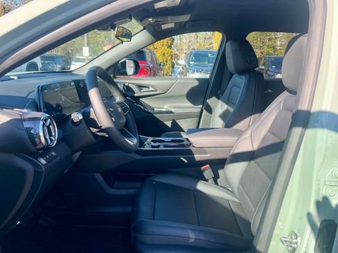 New 2026 Chevrolet Equinox LT w/ Convenience Package II AWD/4WD image 11