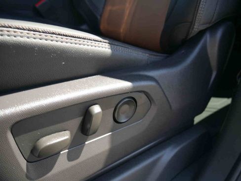 Used 2024 Chevrolet Silverado 1500 High Country w/ High Country Premium Package image 28