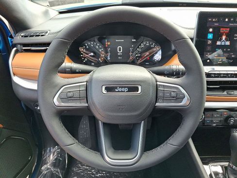New 2025 Jeep Compass Limited AWD/4WD image 13
