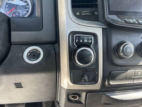 Used 2019 RAM 1500 Classic SLT image 34