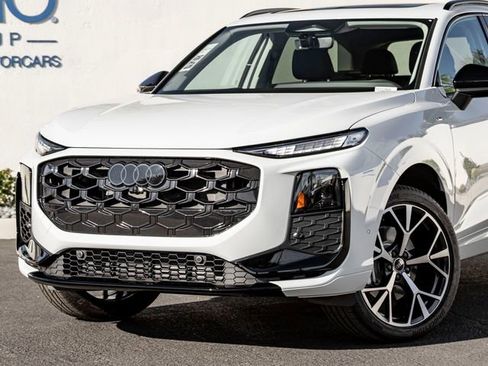 New 2026 Audi Q3 quattro 2.0T AWD/4WD image 2