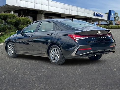 Used 2024 Hyundai Elantra SEL FWD image 7