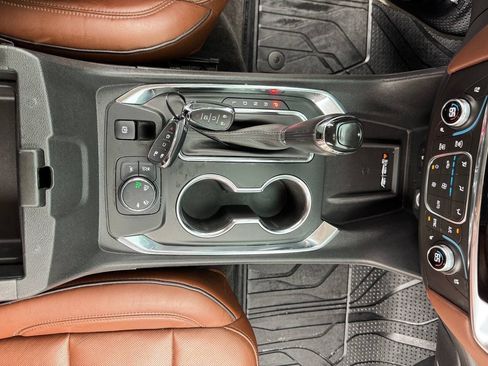 Used 2018 Chevrolet Traverse High Country w/ LPO, Floor Liner Package AWD/4WD image 25