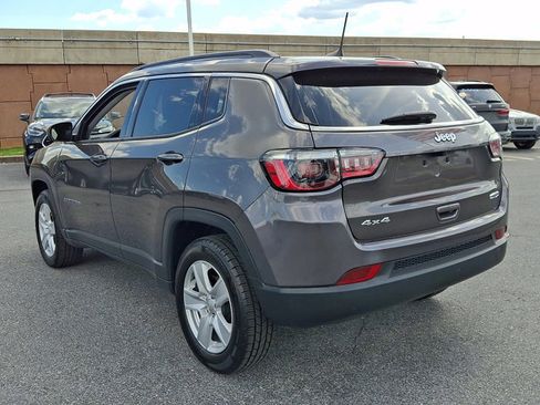 Used 2022 Jeep Compass Latitude w/ Convenience Group AWD/4WD image 4