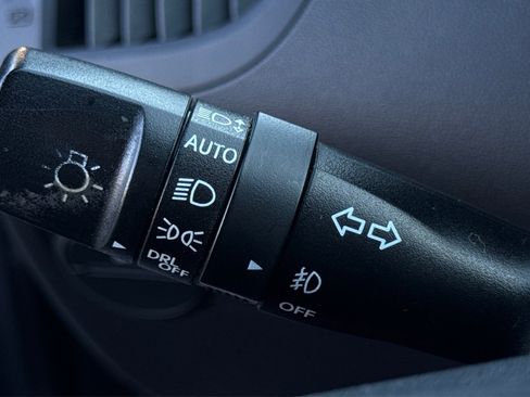 Used 2013 Hyundai Genesis 3.8 RWD image 38
