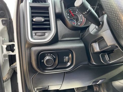Used 2024 RAM 3500 4x4 Crew Cab DRW image 27