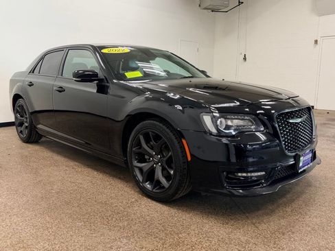 Used 2022 Chrysler 300 Touring L RWD image 8