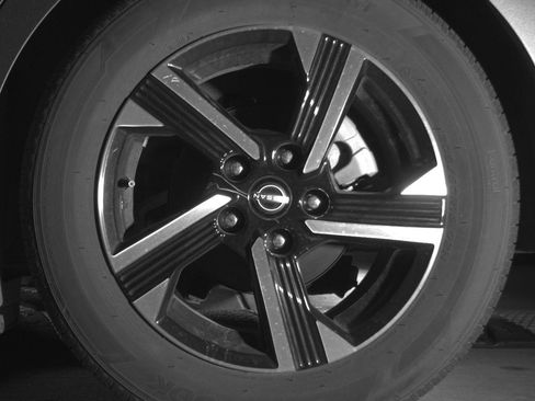 Used 2025 Nissan Sentra SV image 14