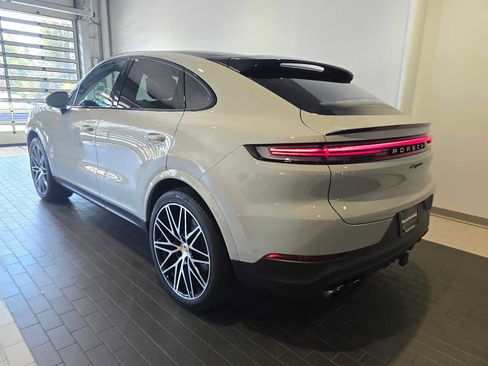 Used 2026 Porsche Cayenne Coupe AWD/4WD image 3