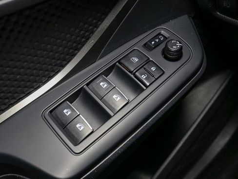 Used 2018 Toyota C-HR XLE image 31