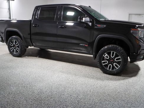 Used 2023 GMC Sierra 1500 AT4 w/ Technology Package image 6
